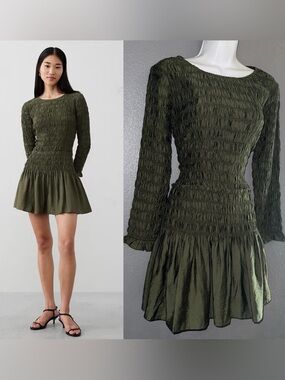 Banana Republic Smocked Mini Green Long Sleeve Dress Womens size Small
